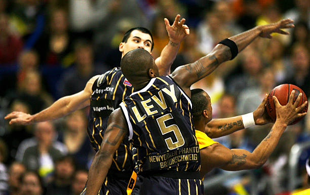 年轻选手正 年轻选手正